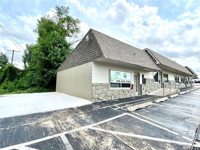 405 N Eufaula Ave, Coweta, OK 74429